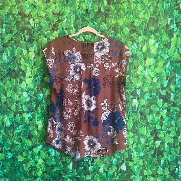 Daniel Rainn - Floral Brown Women's Top - Picture 6 of 6